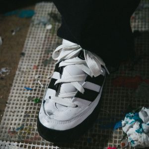 adidas Originals携手atmos打造ADIMATIC「HOMMAGE」联名鞋款